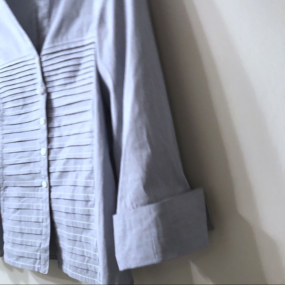 Tracy M Blue/White Pleated Cuff Sleeve Button Down - Picture 5 of 6